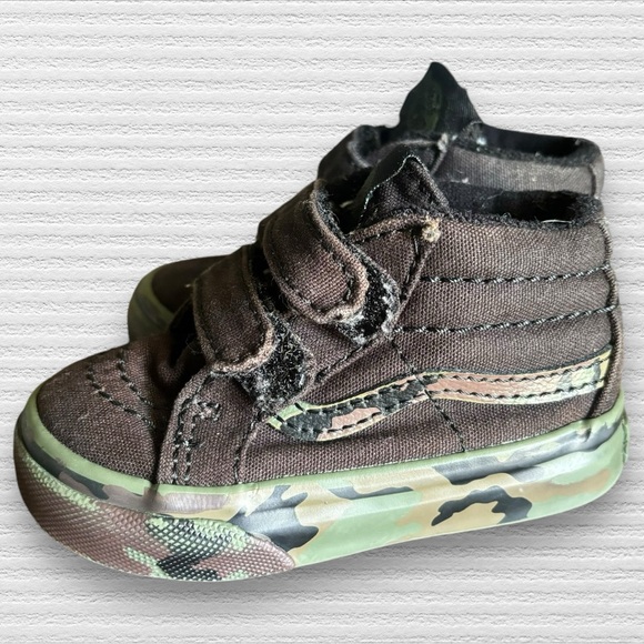 Vans Sk8 Mid Reissue V Skate Shoes Black / Camo - Picture 1 of 9